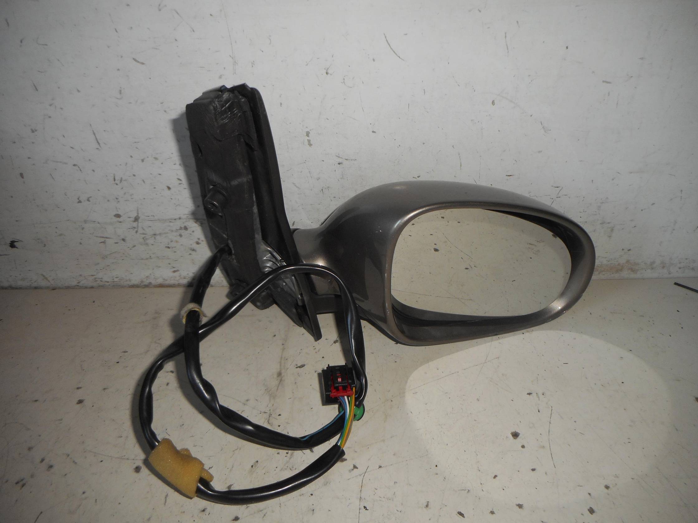 Retrovisore est. regolaz. elettr. dx.